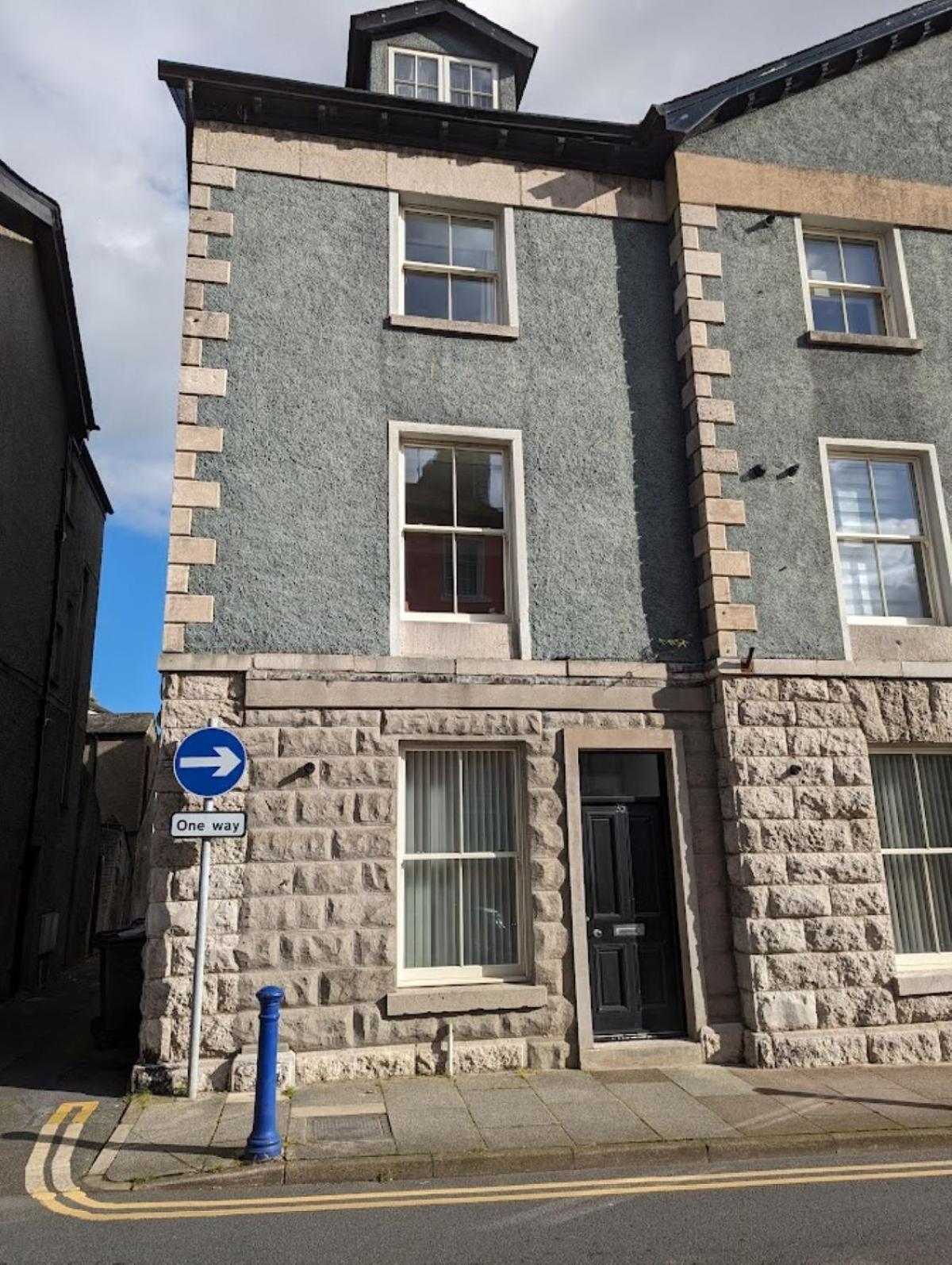 4 Bedroom House, Central 울버스톤 외부 사진